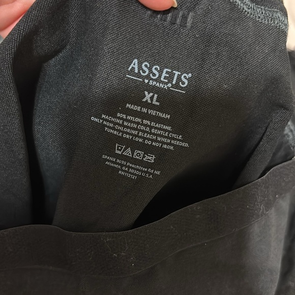 Assets by Spanx Black Shiny Leggings - Picture 5 of 5